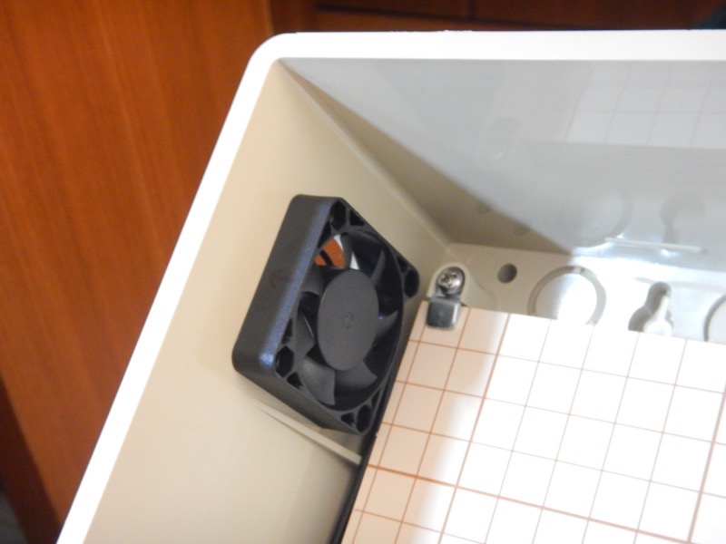 排気用のファン(内側)